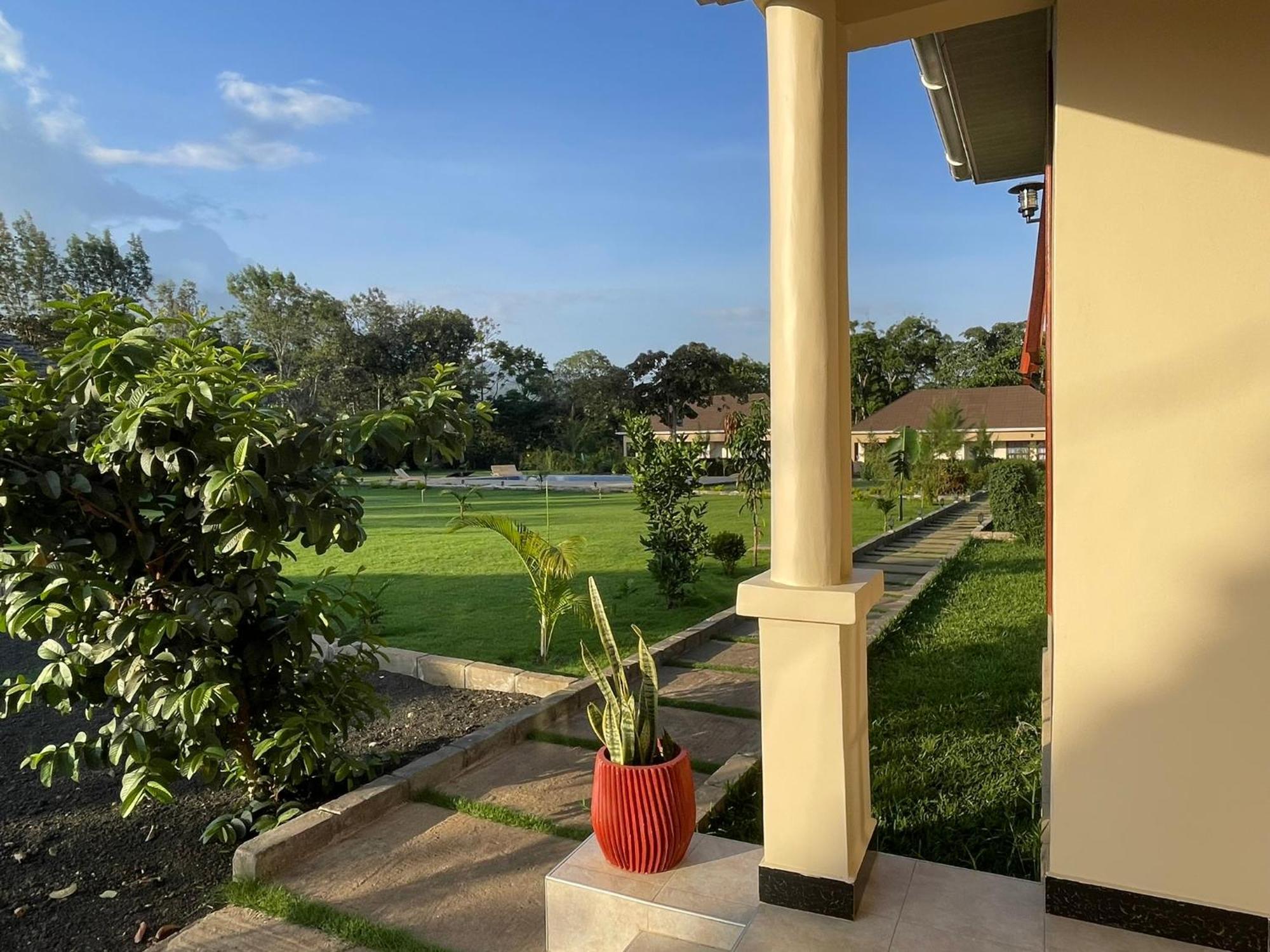 Tanzania Safari Lodge Аруша Екстер'єр фото
