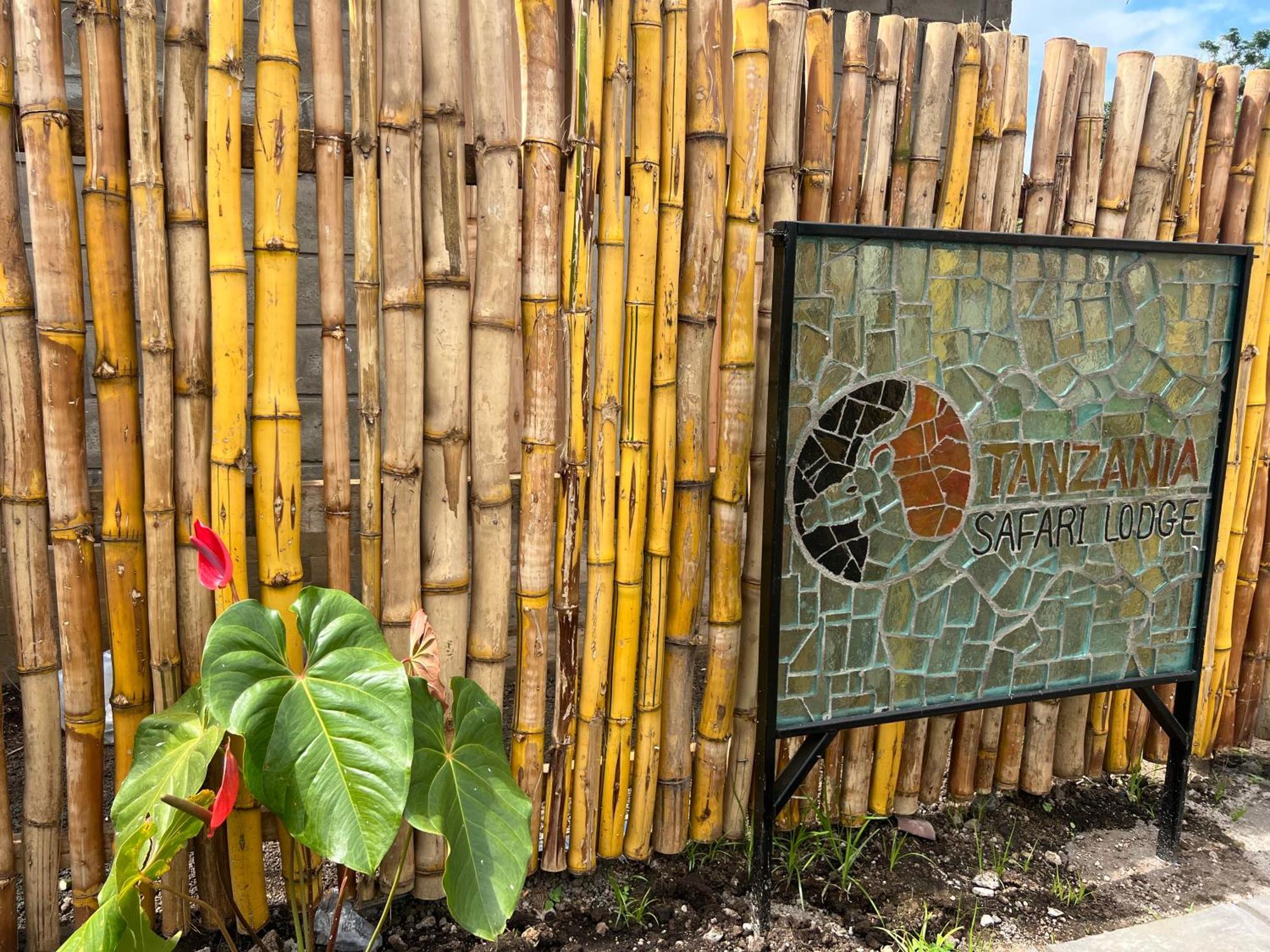 Tanzania Safari Lodge Аруша Екстер'єр фото